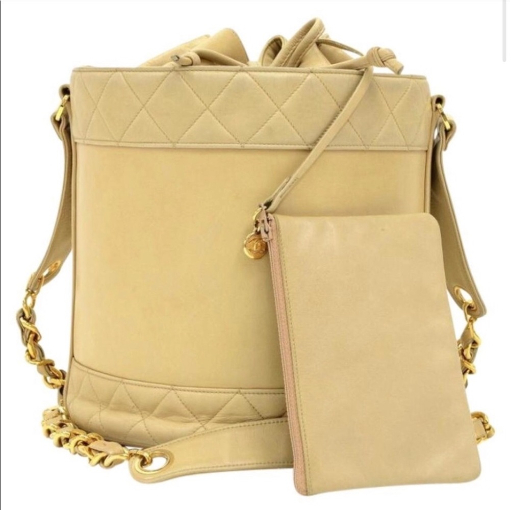 Auth Chanel Bucket Vintage Cream Lambskin Leather